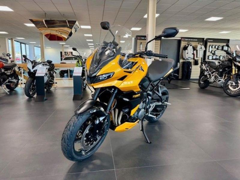 TRIUMPH  Tiger 800 Sport, Cosmic Yellow
