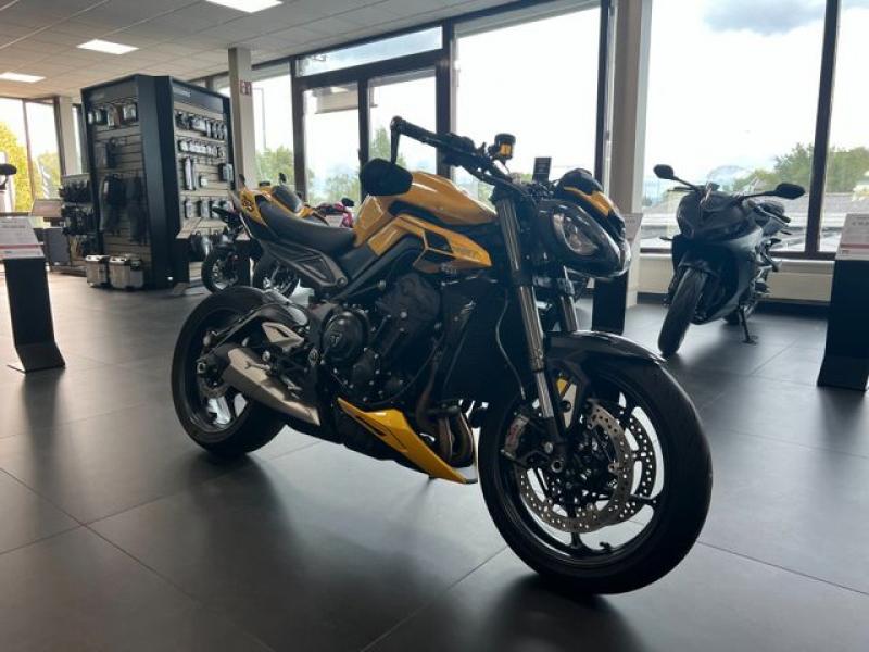 TRIUMPH  Street Triple RS, Cosmic Yellow