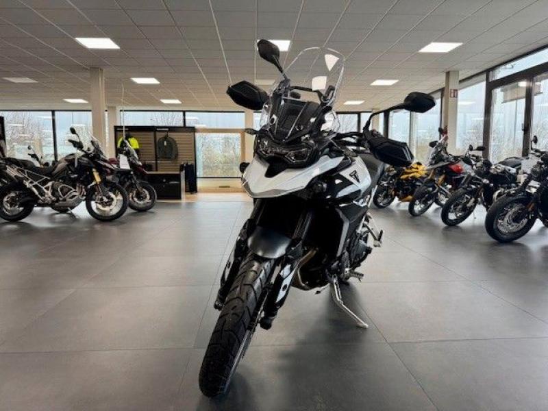 TRIUMPH  Tiger 900 GT Pro, Snowdonia White / Sapphire Black