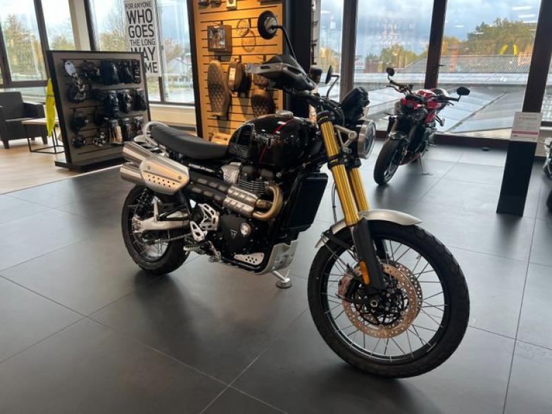 TRIUMPH  Scrambler 1200 XE, Phantom Black / Storm Grey