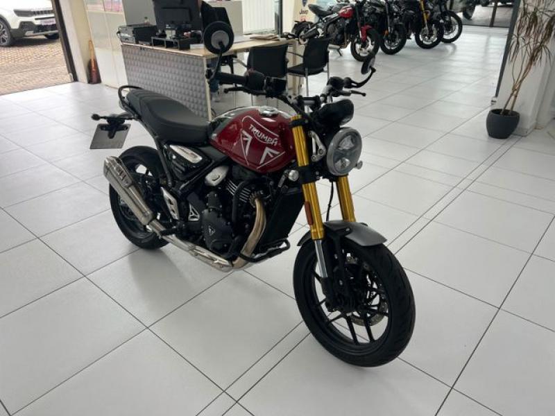 TRIUMPH  Speed 400, Carnival Red