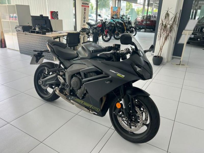 TRIUMPH  Daytona 660, Satin Granite