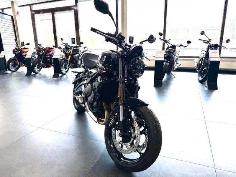 TRIUMPH  Trident 660, Jet Black