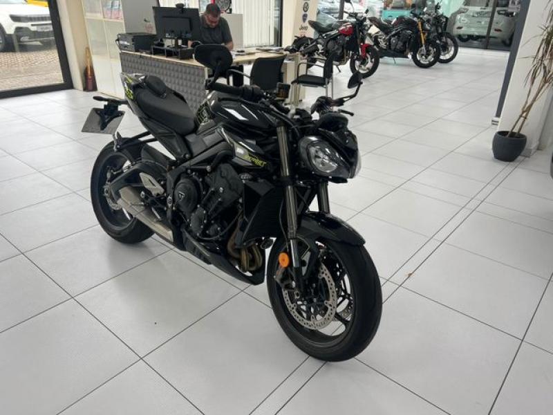 TRIUMPH  Street Triple RS, Sapphire Black
