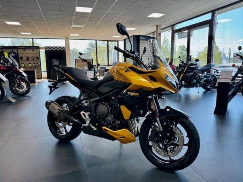 TRIUMPH  Tiger 800 Sport, Cosmic Yellow