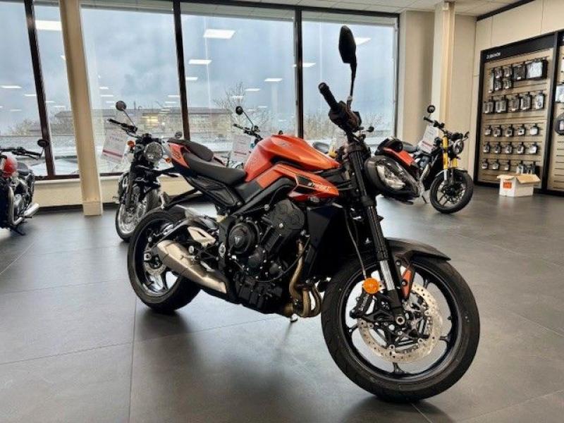 TRIUMPH  Street Triple 765 R A2 Ready, Matt Baja Orange
