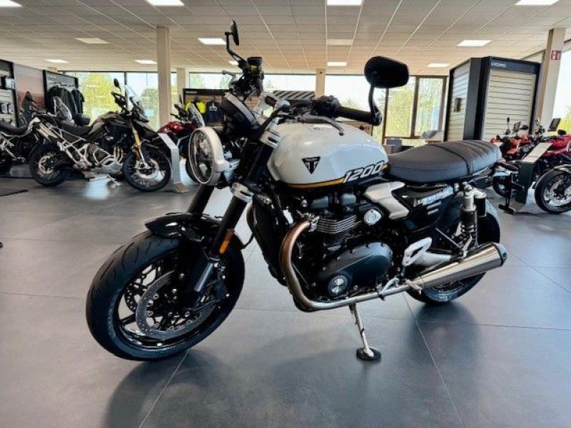 TRIUMPH  Speed Twin 1200, Crystal White / Sapphire Black