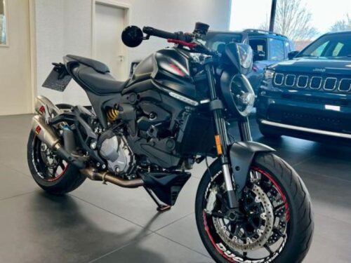 DUCATI  Monster,