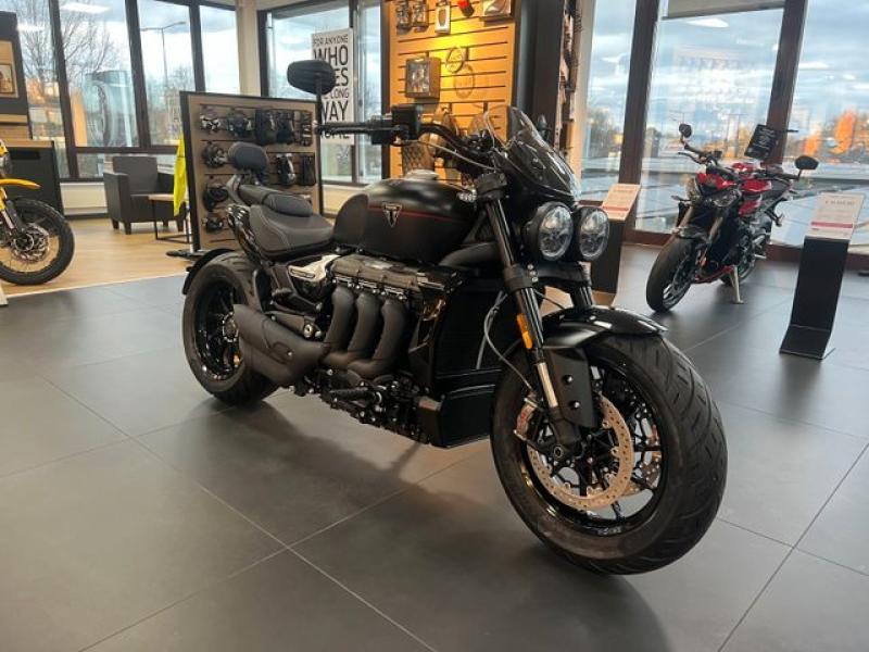 TRIUMPH  Rocket 3 GT, Matt Sapphire Black / Satin Gran