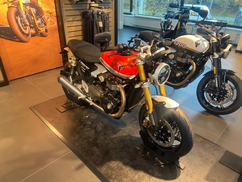 TRIUMPH  Speed Twin 1200 RS, Matt Baja Orange