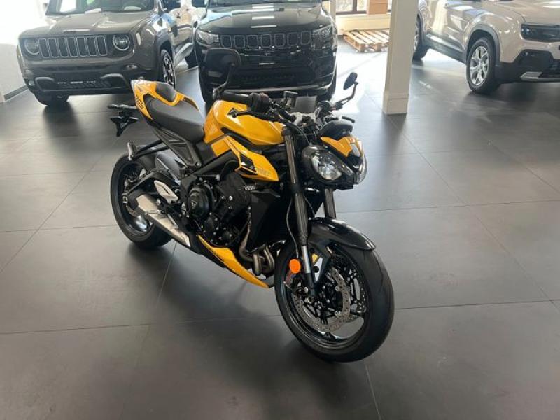 TRIUMPH  Street Triple RS, Cosmic Yellow